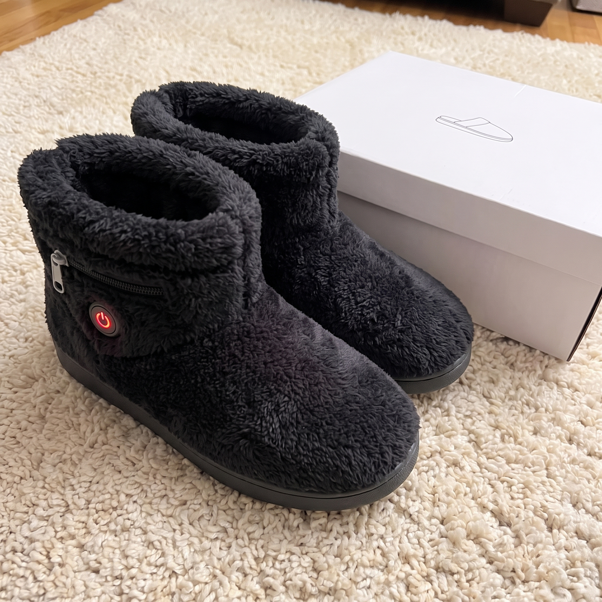 Heated slippers in Charcoal Black